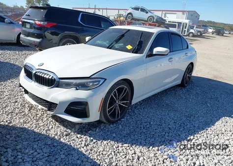2021 BMW 330I z USA, uszkodzony, nr VIN 3MW5R1J04M8C05782